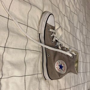 Grey converse